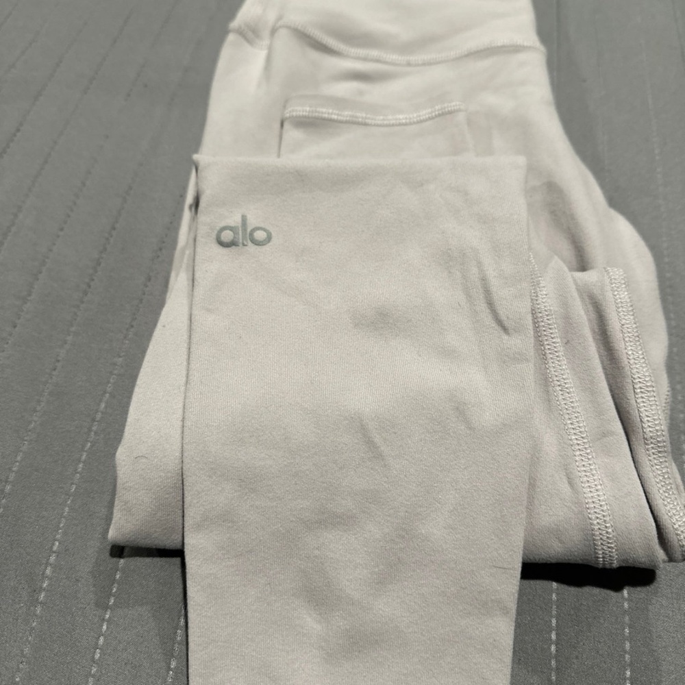 ALO Yoga Light Gray Leggings